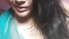 Tamil Sexy aunty tiktok showing boobs