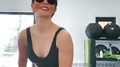 Frankie Bridge dancing on TIkTok