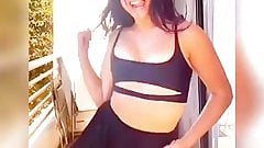 Kira Kosarin – tiktok dance Check