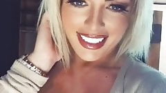 WWE – Mandy Rose hot TikTok vid