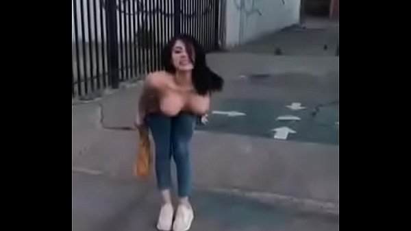 Mexicana haciendo el reto con las amigas